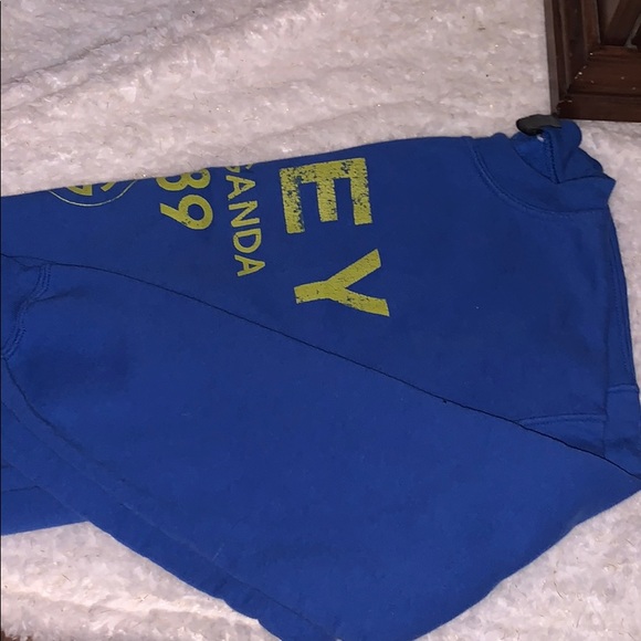 Obey sweatshirt - Picture 2 of 2